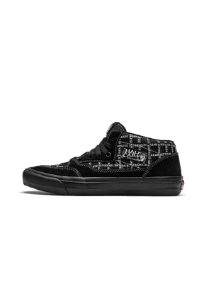MENS Half Cab Pro '92 "Supreme - Black" VN0A3QPH2YW VN0A3QPH2YW from Stadium Goods