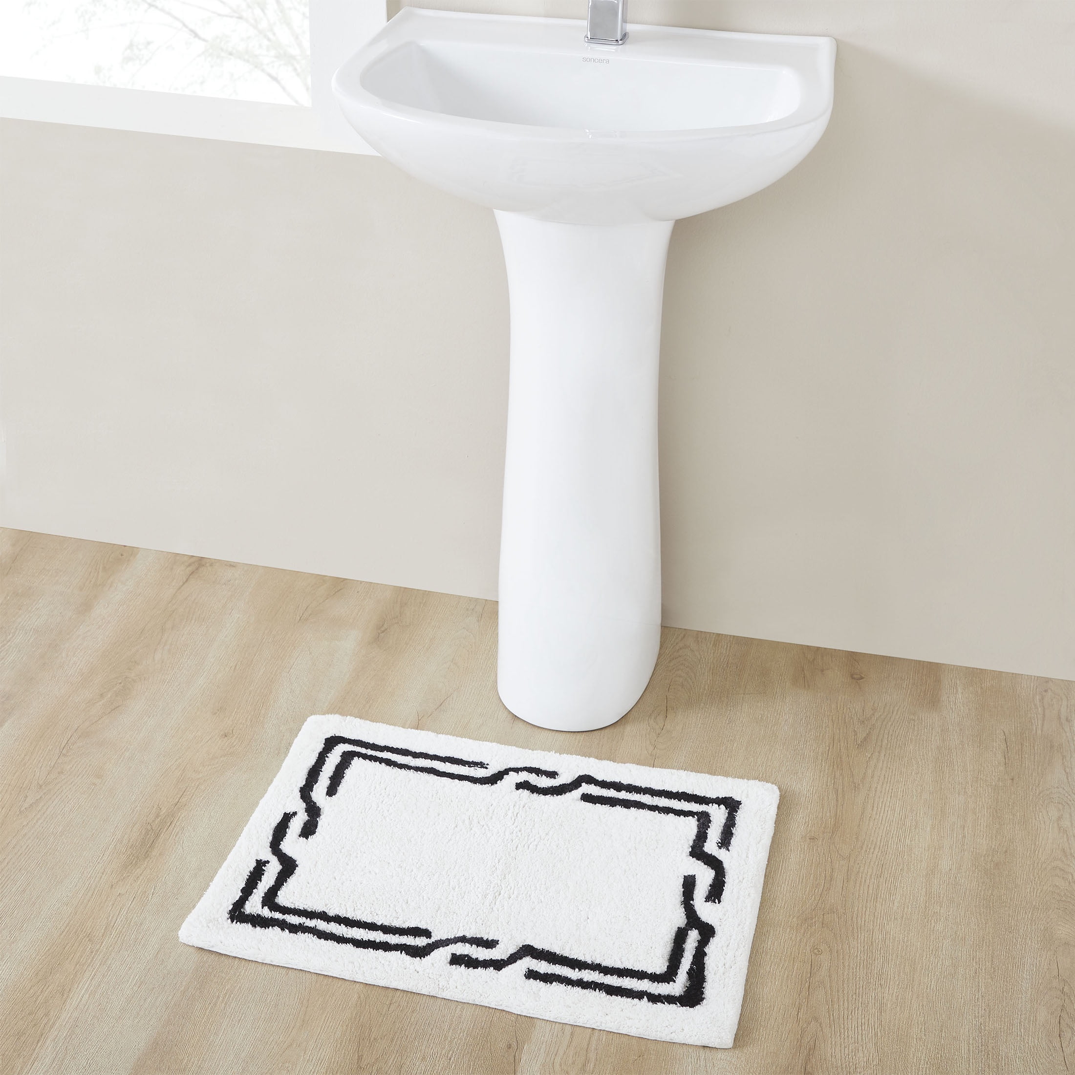 VCNY Home Border White/Black Cotton Viscose Bath Rug, 17" x 24"