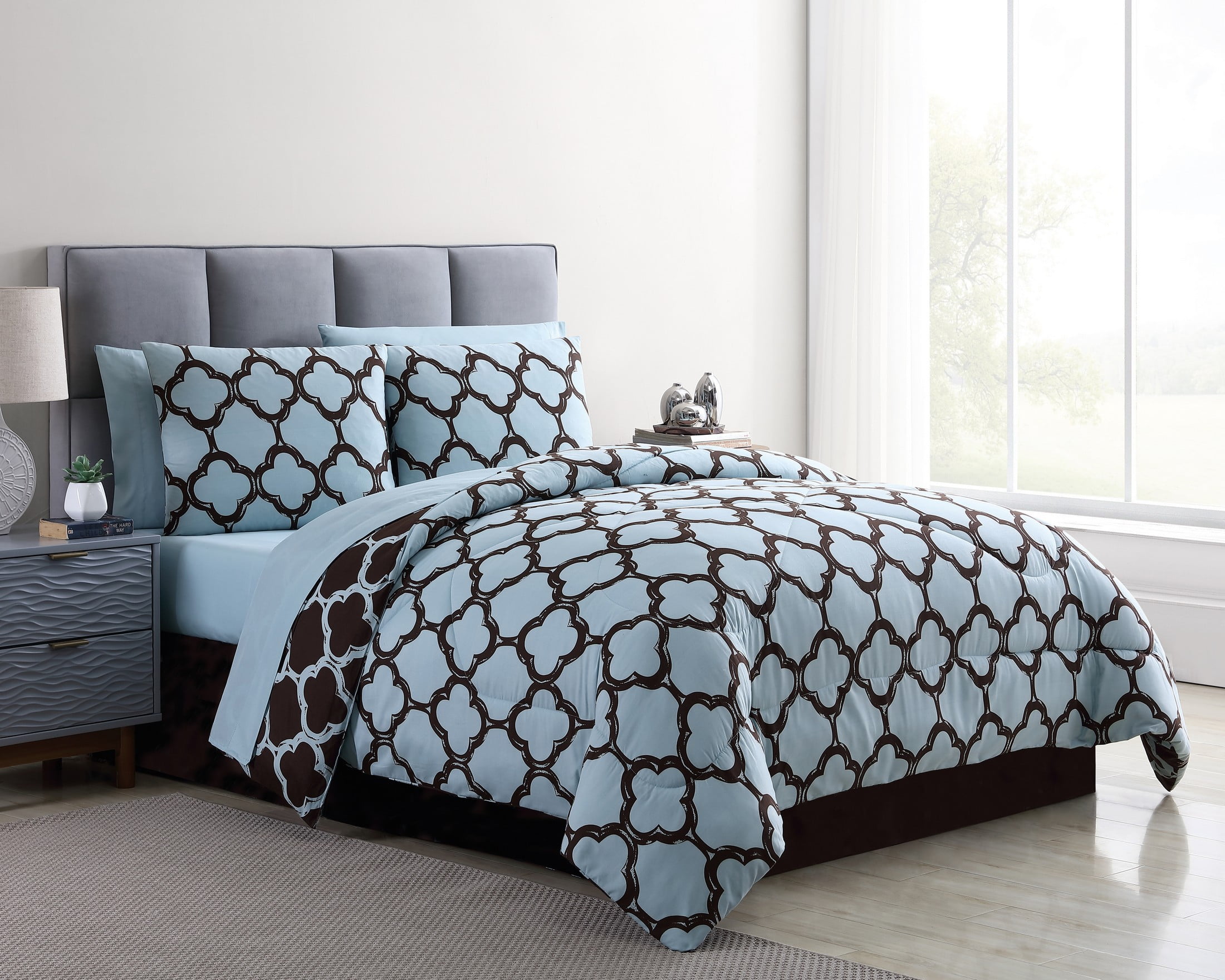VCNY Home Galaxy 8Piece Blue Quatrefoil Polyester Bed in a Bag, Queen