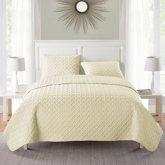 VCNY Home Nina 3-Piece Ivory Geometric Quilt Set, Full/Queen, Adult, Unisex
