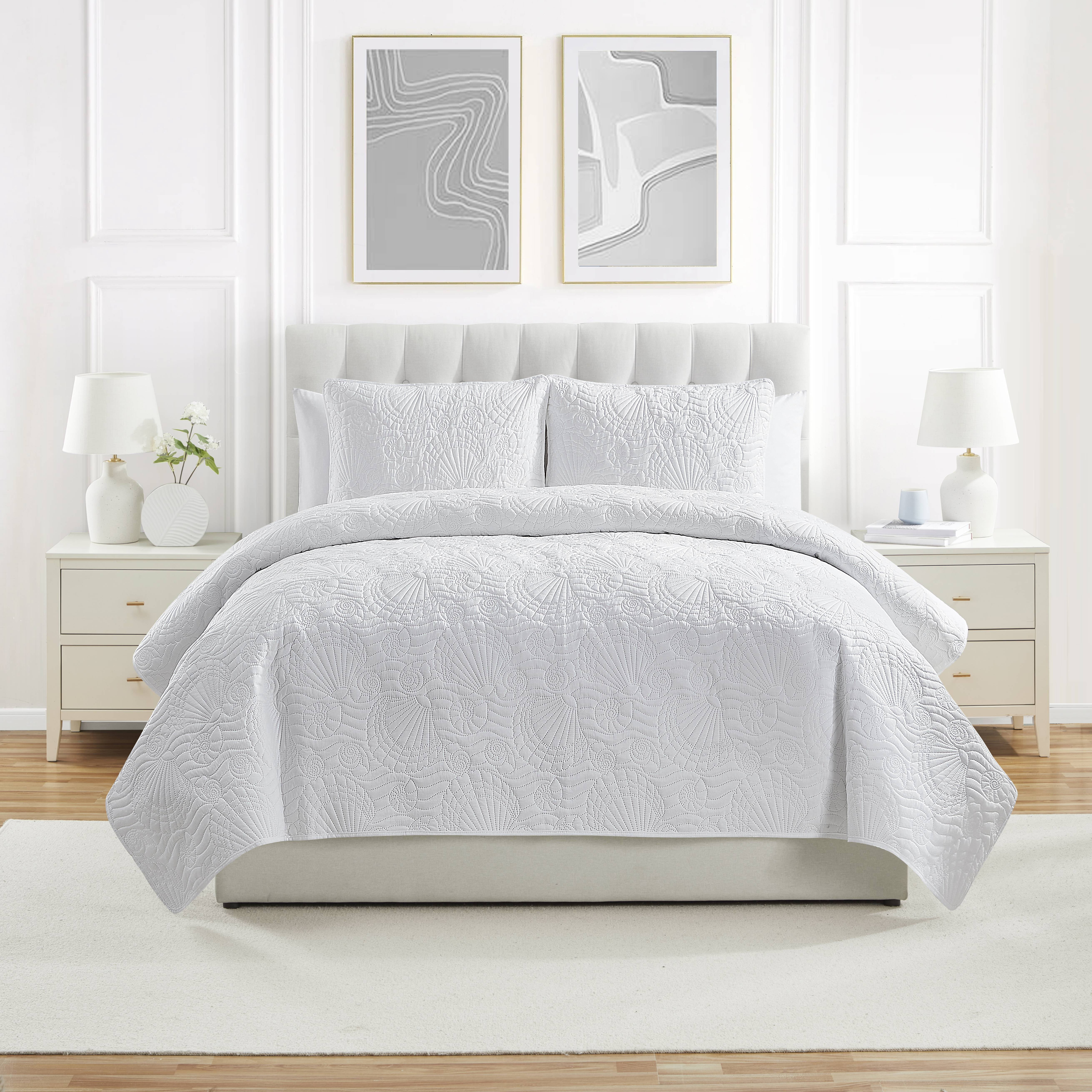 VCNY Home Ocean Coastal 3-Piece White Textured Seashell Quilt Set, Full/Queen, Adult, Unisex
