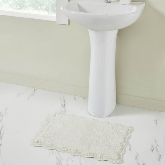 VCNY Home Scallop White Cotton Bath Rug, 17" x 24"