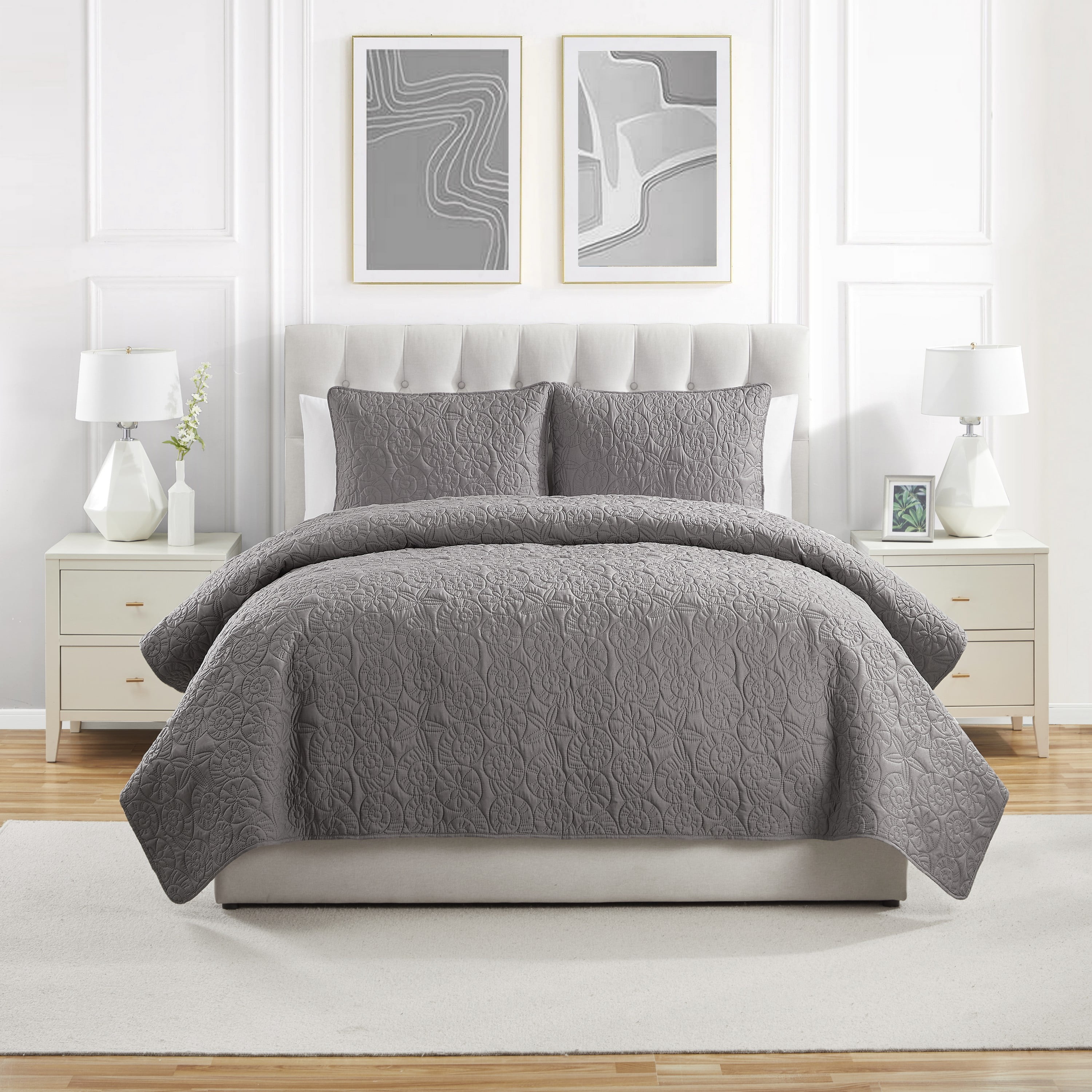 Gray Full Microfiber Coastal Quilt Set with Seashell Pattern