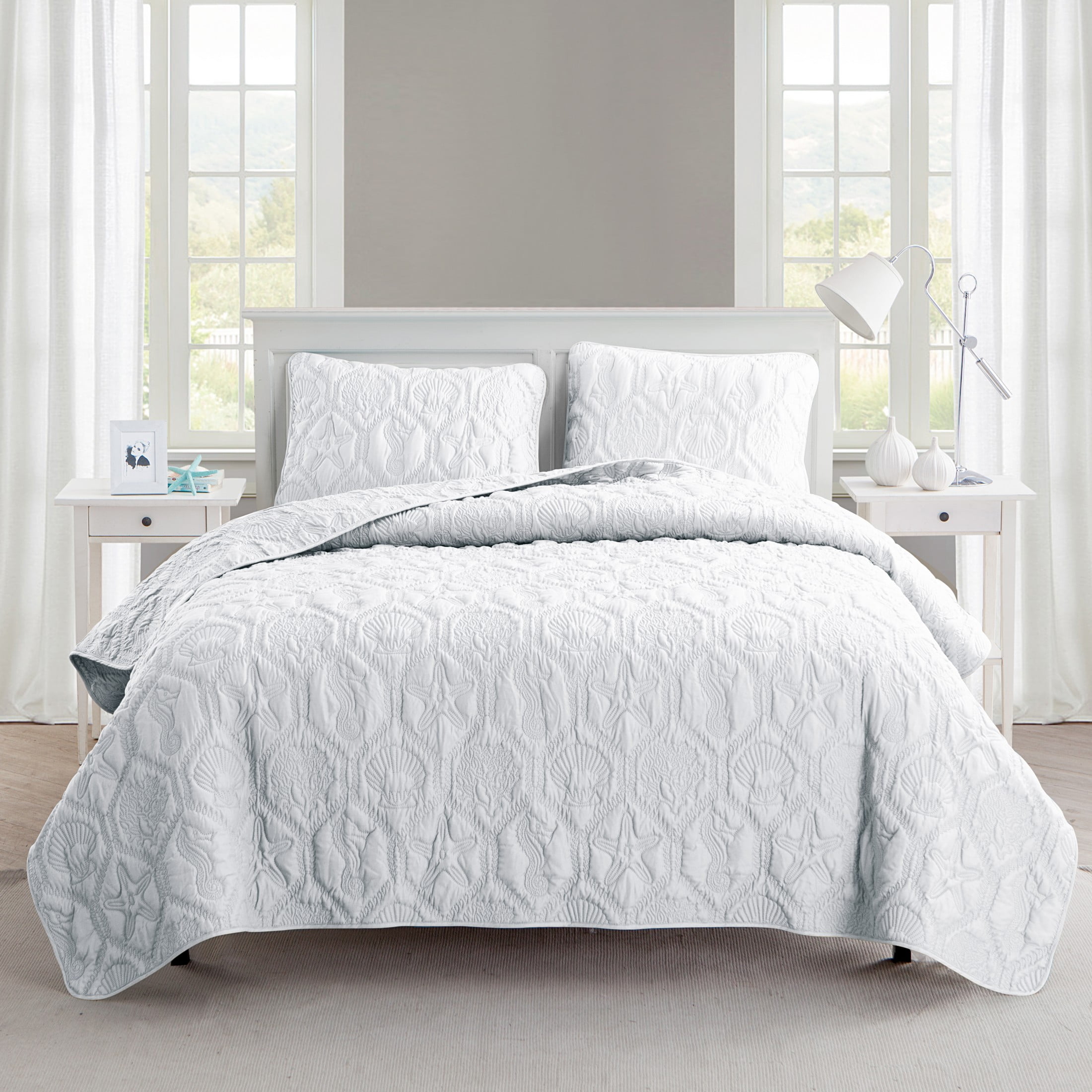 White Queen Reversible Microfiber Coastal Quilt Set
