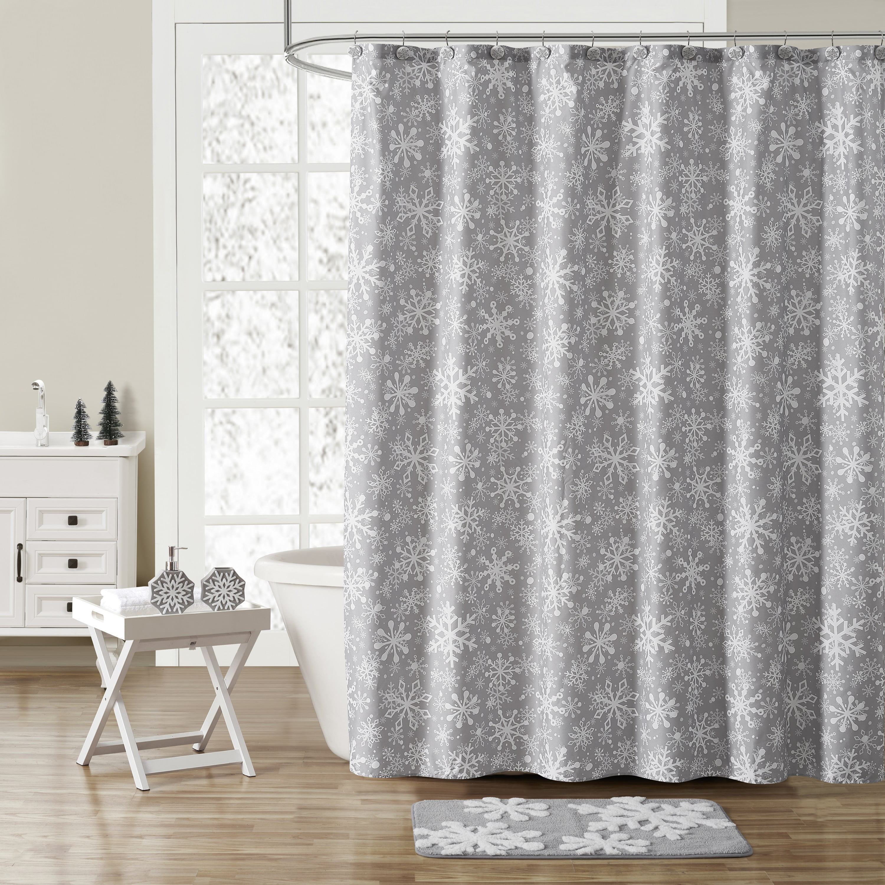 VCNY Home Snowflaken 16-Piece Multicolor Polyester Shower Curtain Bath Set