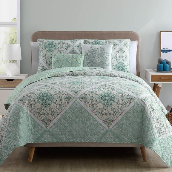 VCNY Windsor 5-Piece Aqua Medallion Reversible Quilt Set, Queen, Adult, Unisex