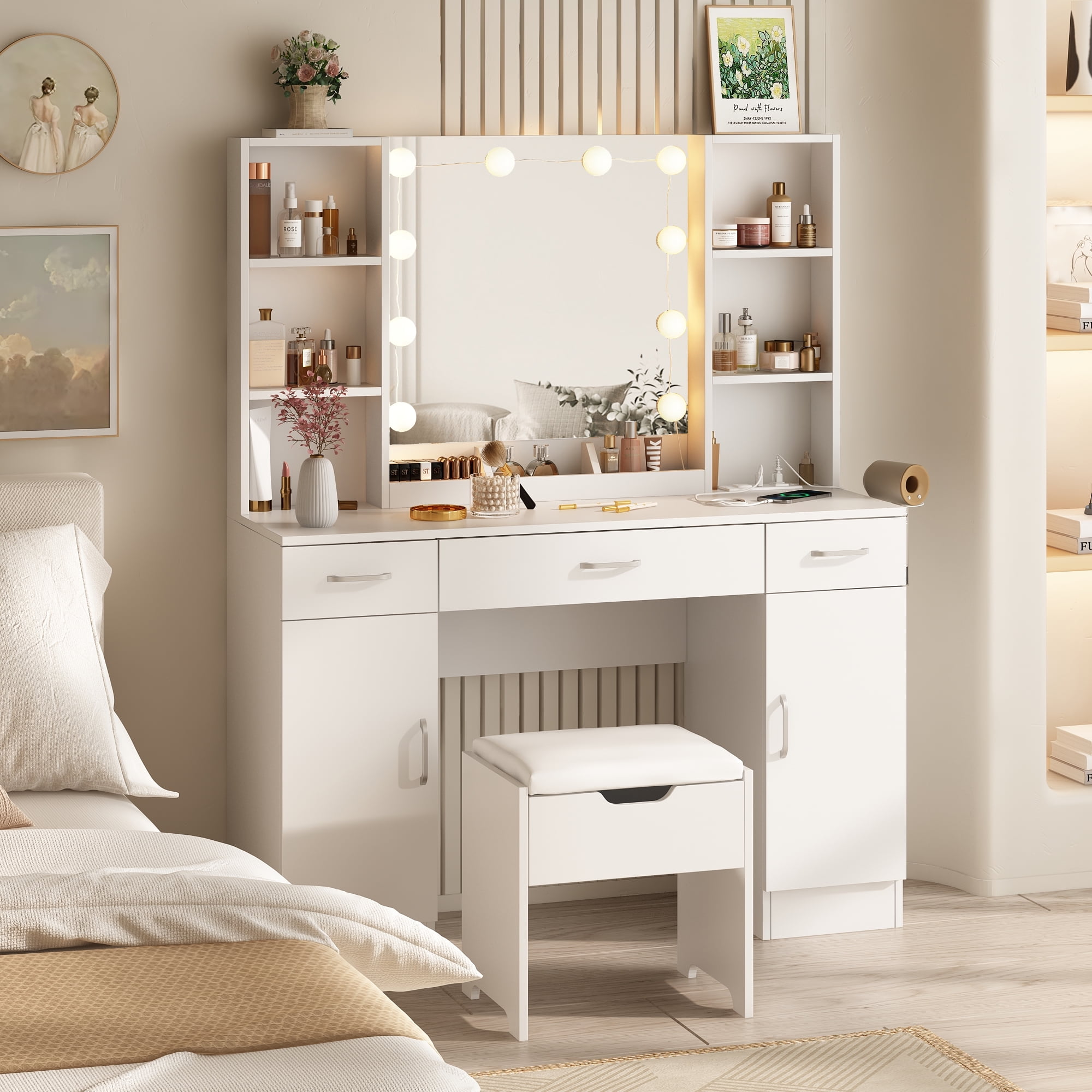 Bedroom & Vanity Set Bedroom & Vanity Set