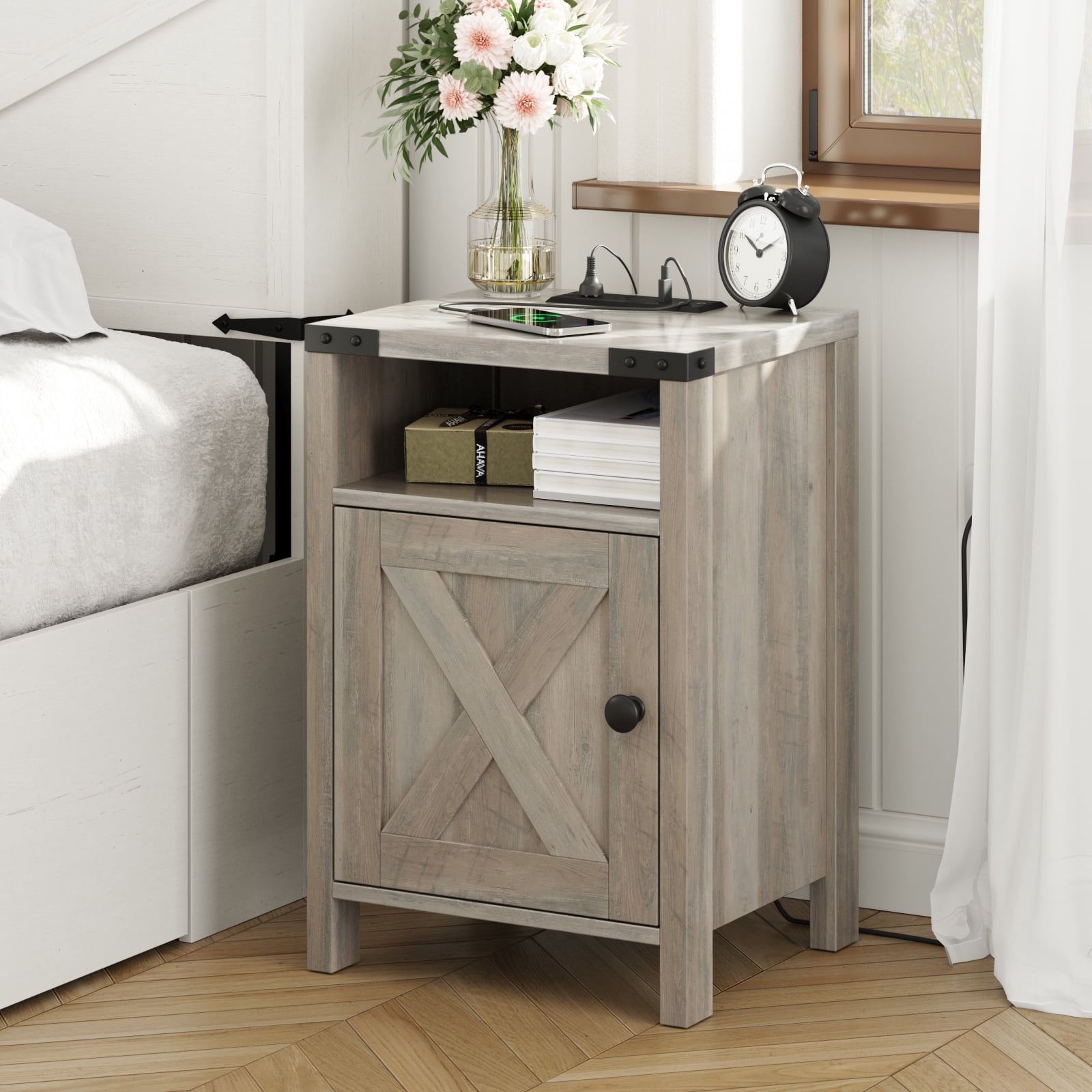 VEANERWOOD Nightstands Set of 2, Farmhouse End Tables with Charging Station, Bedside Tables, Rustic Gray