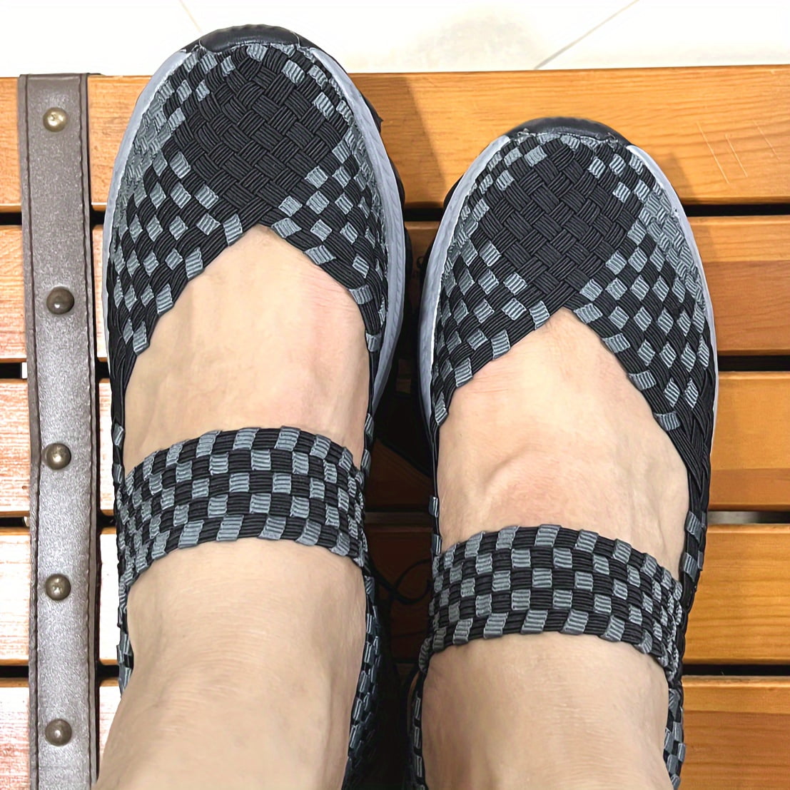 womens flat walking shoes