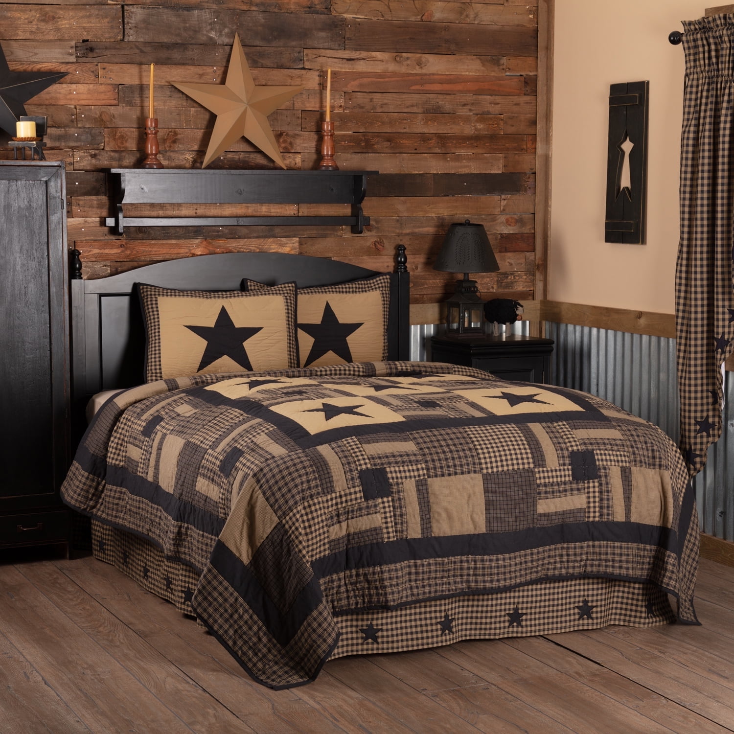 VHC Brands, Black Check Star, Cotton, 90Wx90L x 21x27, Queen Quilt w/ 2 Shams Set, Black