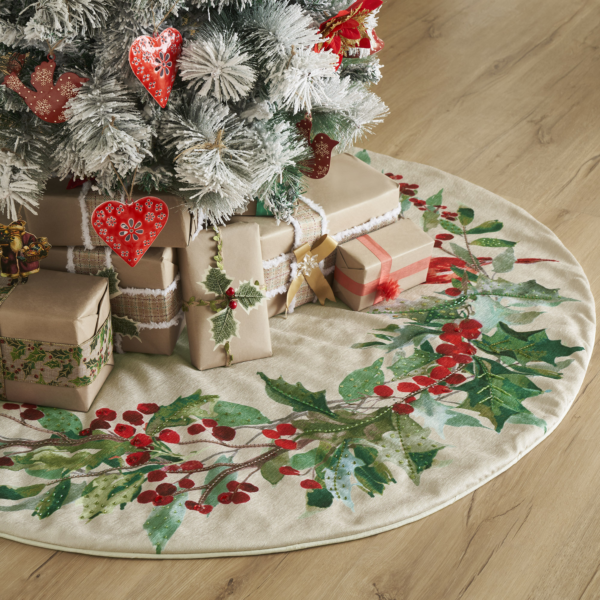 VHC Brands Cardinal Holly Tree Skirt - Thumbnail 4