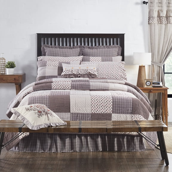 VHC Brands Florette 3 Piece Quilt Set (1 Luxury King Quilt, 2 King Shams)