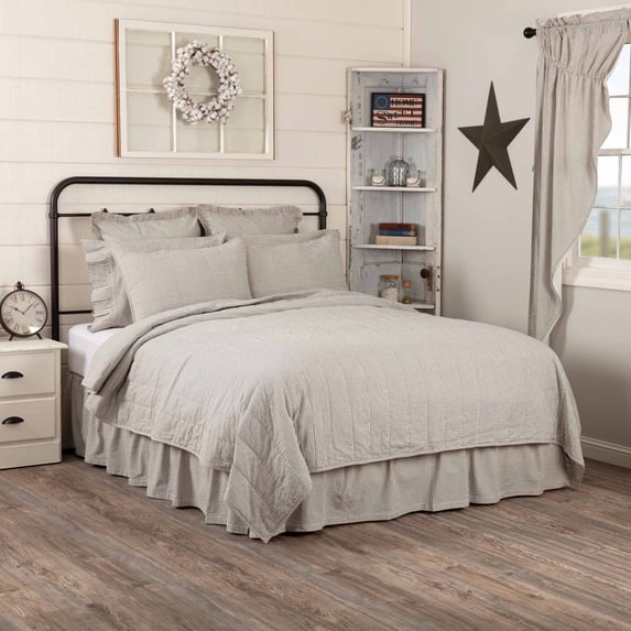 VHC Brands Hatteras Seersucker Ticking Striped Cotton Americana Bedding Pre-Washed Twin Coverlet, Quilt 67x86, Denim Blue