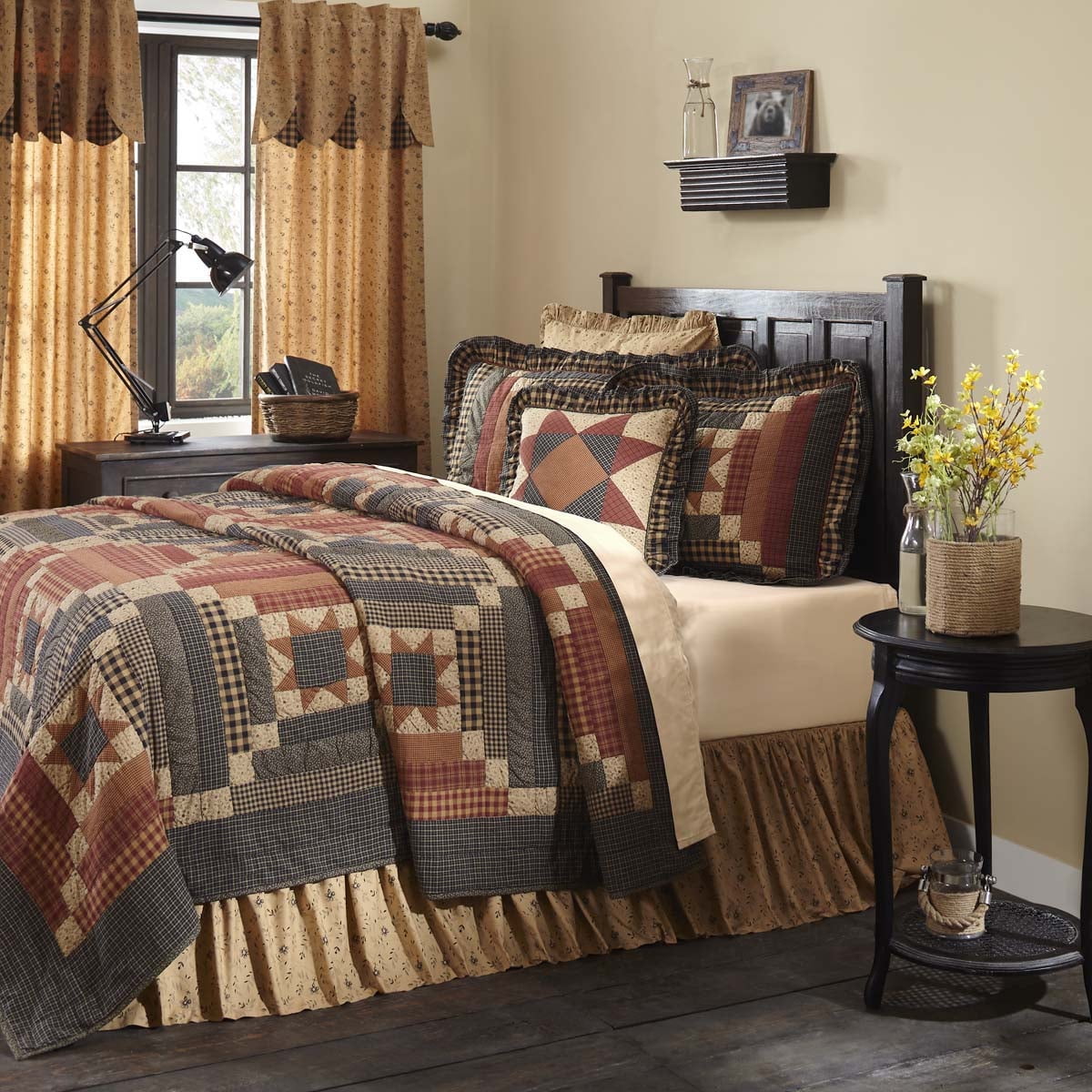 Maisie Twin Black and Tan Reversible Cotton Quilt