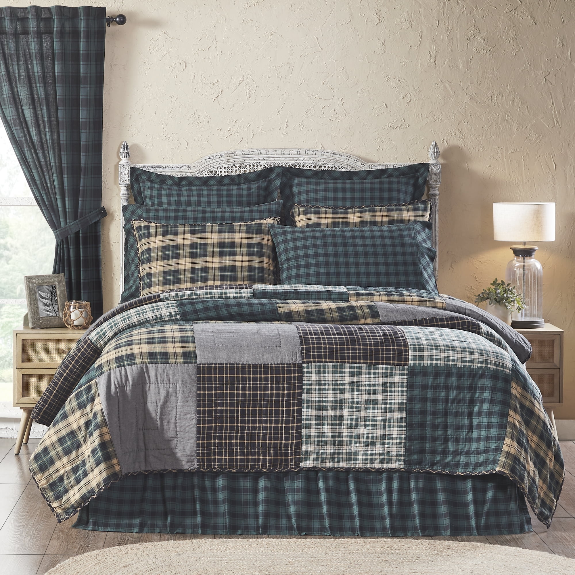 Rustic Lodge Hand-Stitched King Quilt in Soft Black and Deep Green