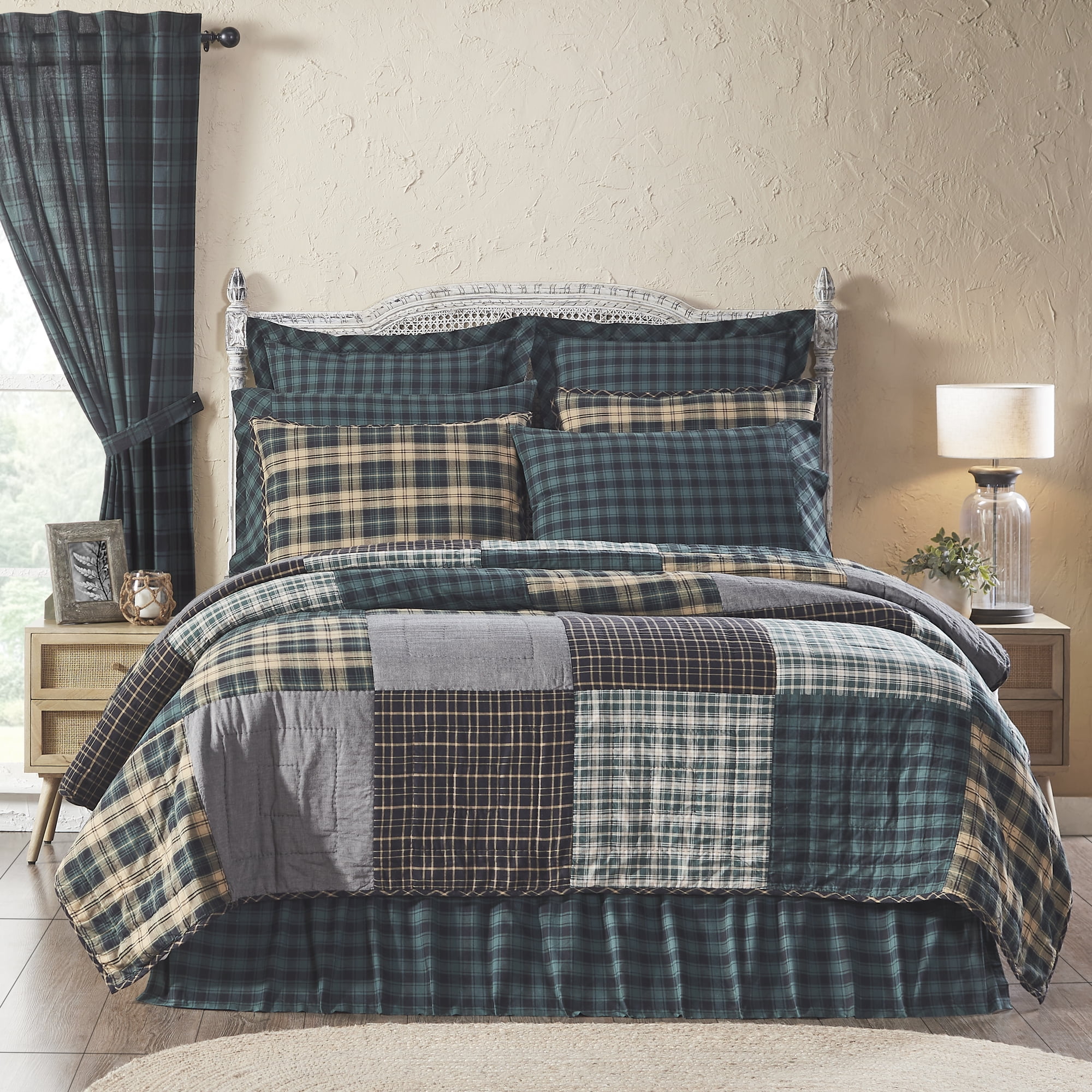 Rustic Lodge Hand-Stitched King Quilt in Soft Black and Deep Green