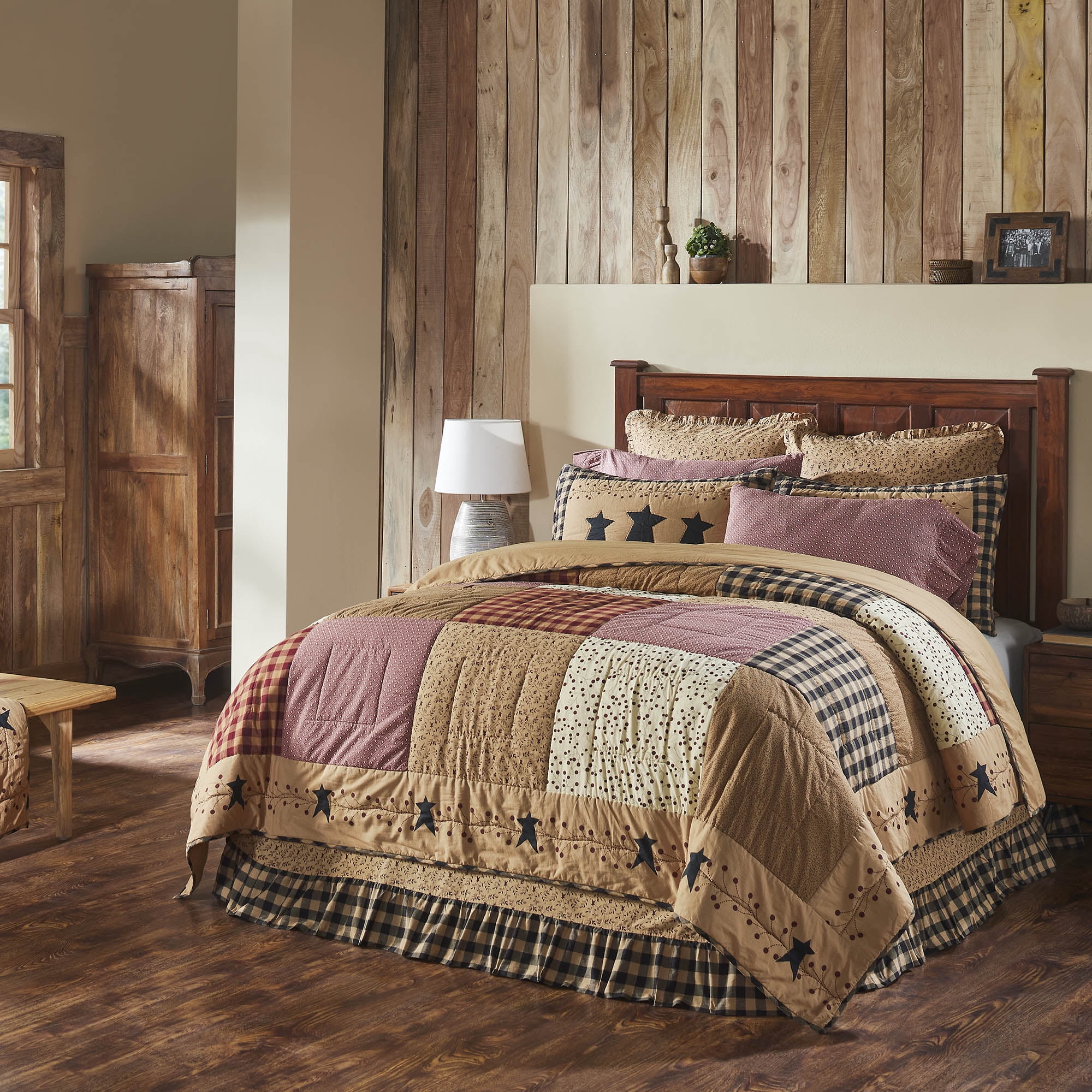 VHC Brands Pip Vinestar 3 Piece Quilt Set (1 Queen Quilt, 2 Standard Shams)