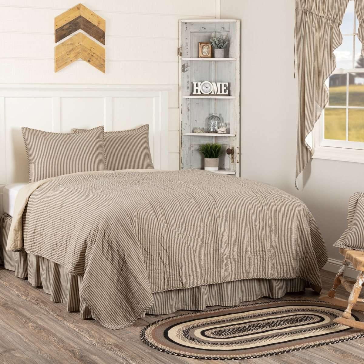 Charcoal and Creme Cotton Reversible California King Quilt Set
