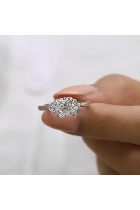 2 Carat Cushion Cut moissanite Wedding Ring, Vintage Style Flower Shape Ring for Women