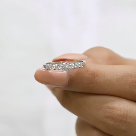 VINSON Seven Stone Graduated Moissanite Diamond Wedding Ring - 0.50 TW Round Moissanite Diamond Wedding Gift Band for Women