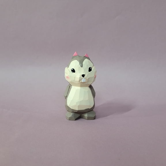 VITOKTIBOK Squirrel Wooden Sculpture, Hand-Carved Woodland Creature Figurine, Rustic Fall Home Decor