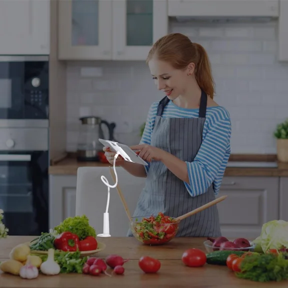 VIVIAN- Hsn 360 Tech Impressions Gooseneck Tablet Holder Rotating Flex Long Arm White