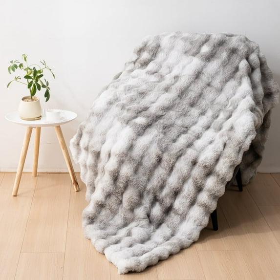 VK·LIVING Thick Ribbed Faux Rabbit Fur Cozy Reversible Throw Blanket,Super Soft 3D Striped Fuzzy Cozy Blankets,Light Gray,108"x 90"
