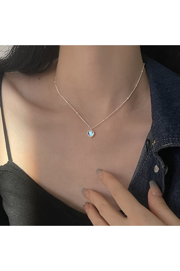 Japan And South Korea S925 Sterling Silver Love Color Stone Clavicle Chain Ins Wild Cold Wind Moonstone Heart-shaped Necklace Female (silvery Net Weight: 2.25g)