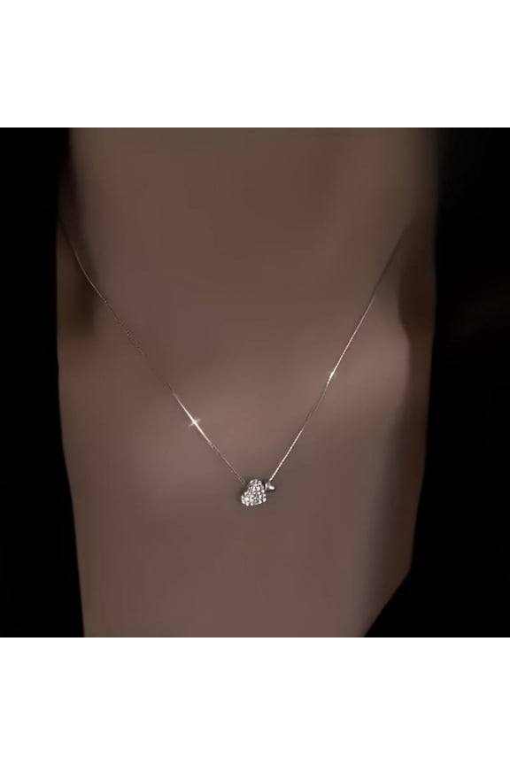 A Single Piece of Women'S Stylish Necklace Featuring a Cute Minimalist Heart Design, Made of 925 Sterling Silver. It'S an Ideal Gift for Birthdays, Weddings, New Year, Or Valentine'S Day.
