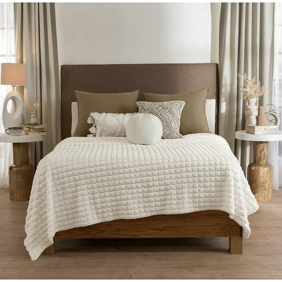 VOSTOK BEIGE COLOR EMBOSSED LIGHT BLANKET SOFTY AND WARM QUEEN SIZE MADE IN MEXICO