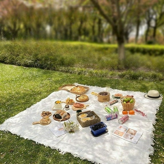 VOTRUDI Extra Large Picnic Blankets Outdoor - Foldable Picnic Blanket Mat for Beach, Camping, and Grass Activities,70x70in,White