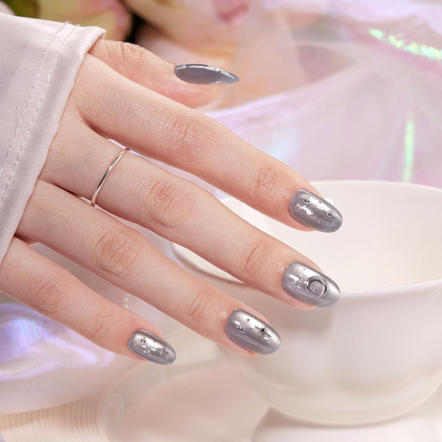 VSALON Press on Nails Short Oval - Grey Blue Cat Eye Glue On Nails with Silver Star Moon, Opaque Salon Quality Winter Fake Nails Kit - 32 PCS Stick on Nails in 16 Sizes with Glue & Cuticle Oil