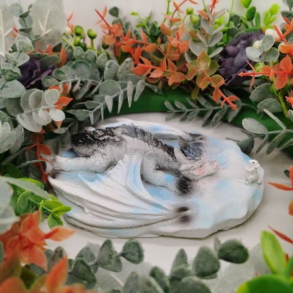 Vacemry Dragon and Mouse Statue, Resin Figurine of Dragon with Mouse, Mythological Garden Ornament, Handcrafted Sculpture for Desk, Shelf, and Outdoor Decor