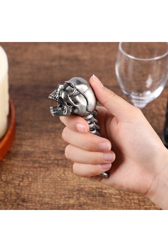 Skull Bottle Opener, Personalized Skull Head Bottle Opener Keychain, Halloween Funny Beer Bottle Opener Hand Tool, Novelty Gift for Men