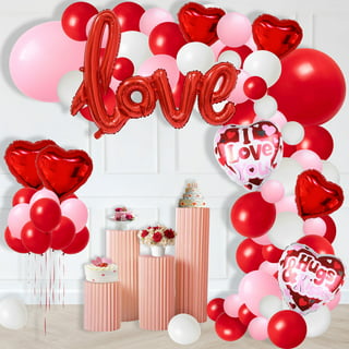 Valentine Kiss Balloon Wall – Fancy Fabric & Props
