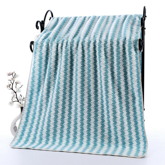 Valentine's Day Heart Bath Towel, Soft Absorbent Fleece Towel for Couples, Thickened Premium Towel with Five Colors Optional, 29.5x13.7in Perfect Holiday Gift for Home Bathroom Use, Green, 1pc