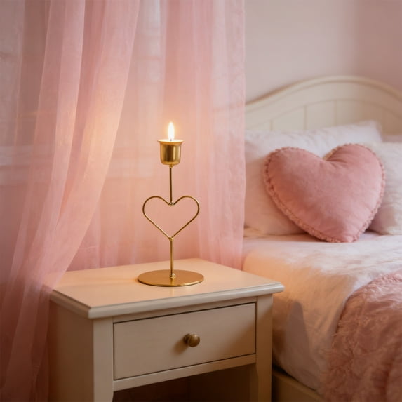 Valentine's Day Heart-Shaped Candlestick - Romantic Vintage Home Decoration, Candlelight Dinner Prop for Love-Themed Celebrations and Indoor Decor, 3.15*6.61in, Gold