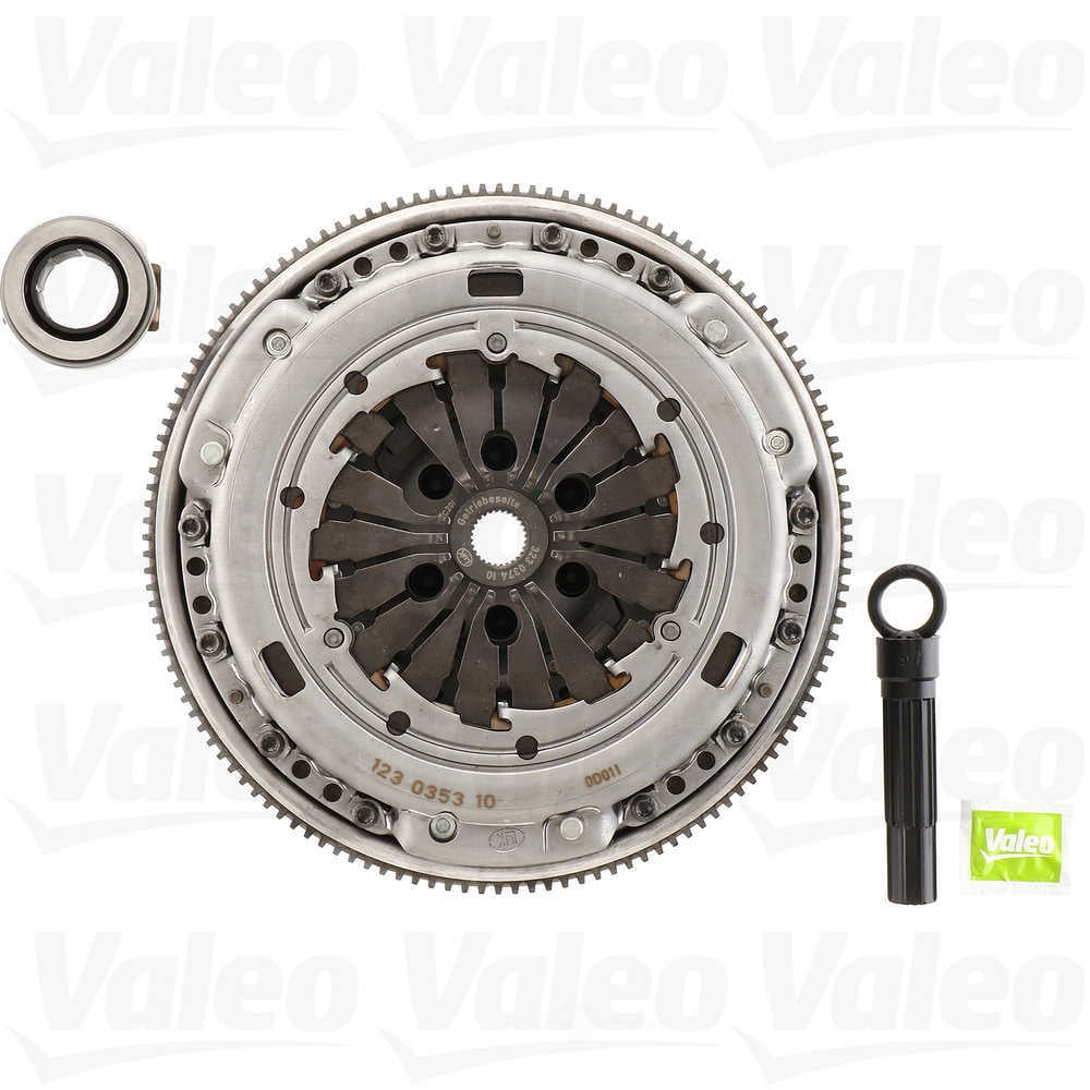Valeo 52255601 1999-2005 Volkswagen Jetta Clutch Kit and DMF 1.8L