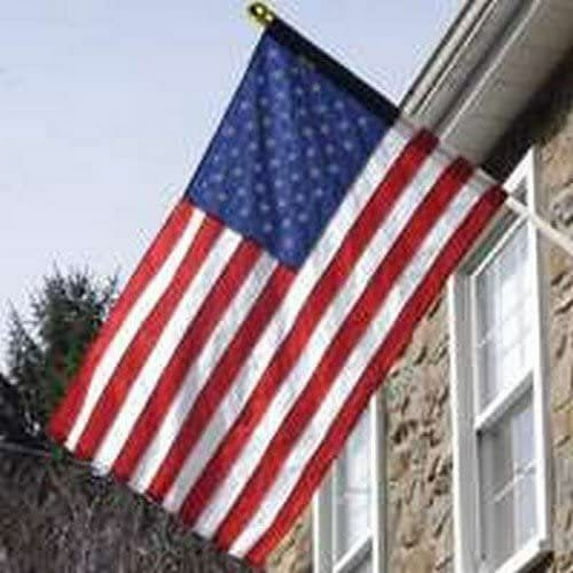 Valley Forge Nylon US Flag 60650 - Outdoor Flag - 2-1/2' x 4' Multicolor
