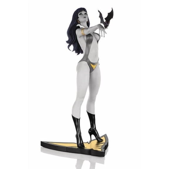Vampirella Jose Gonzalez Statue B&w