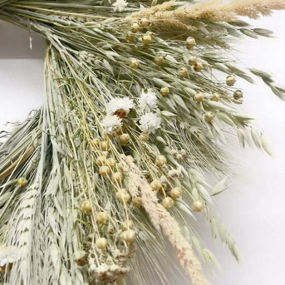 VanCortlandt Farms Natural Dried Flower Handmade Delicate Grasses Wreath