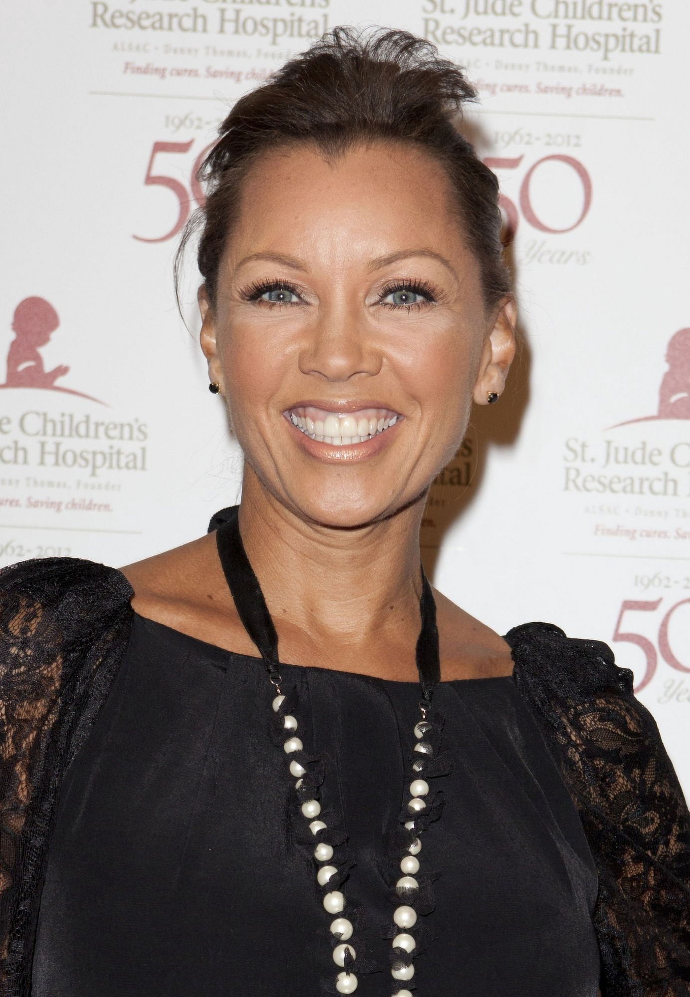 Vanessa Williams At Arrivals For St Jude ChildrenS Research Hospital 50Th Anniversary Benefit Gala Canvas Art -  (16 x 20)