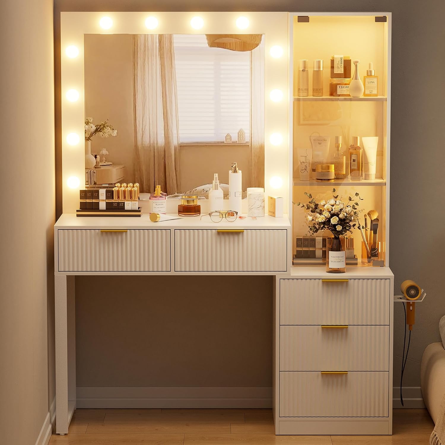 Vanity Desk with Mirror and Llights, Makeup Vanity with Charging