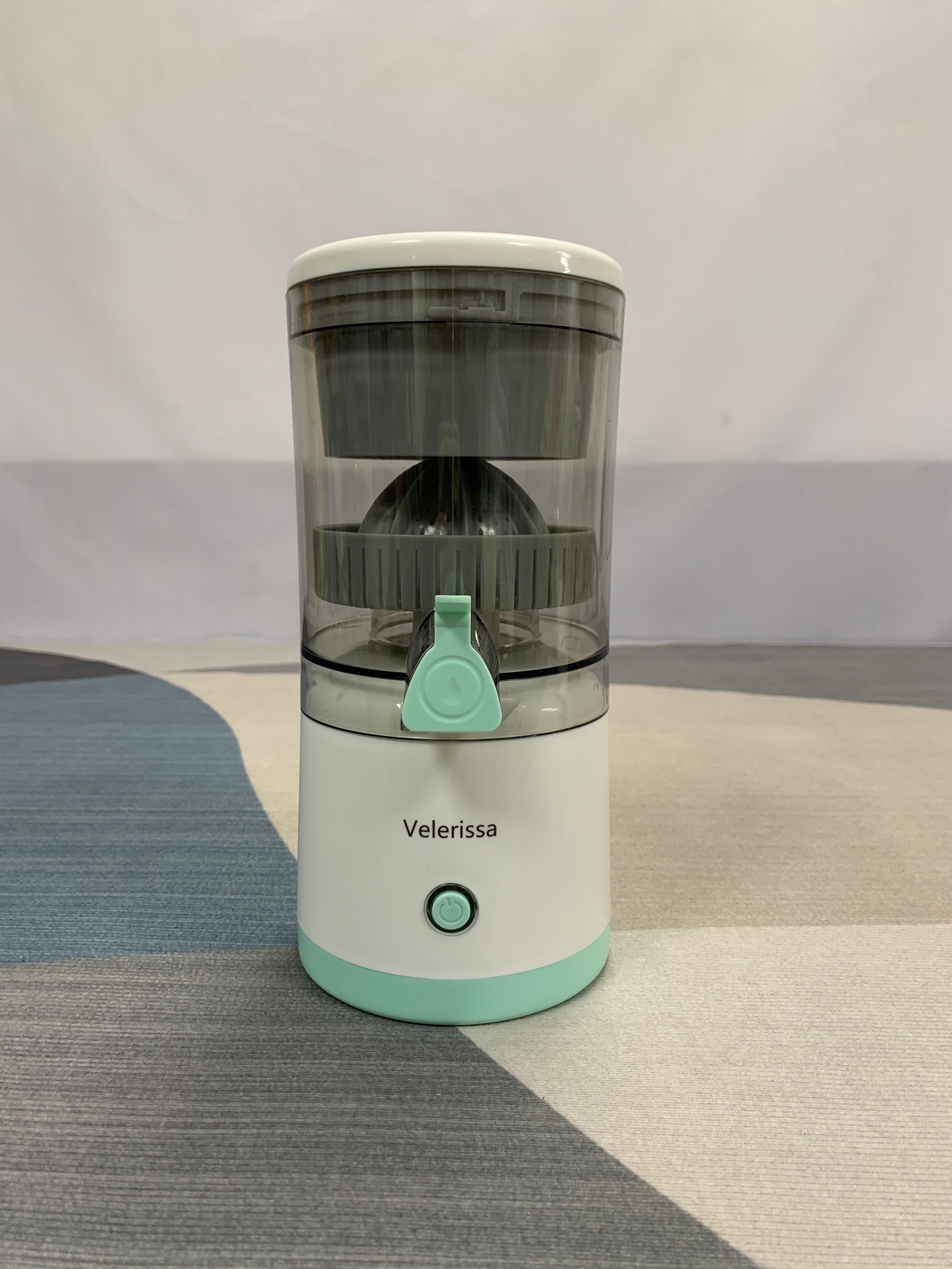 Velerissa Juice machines Portable slow juicer - Stainless steel spiral squeezing, mint green