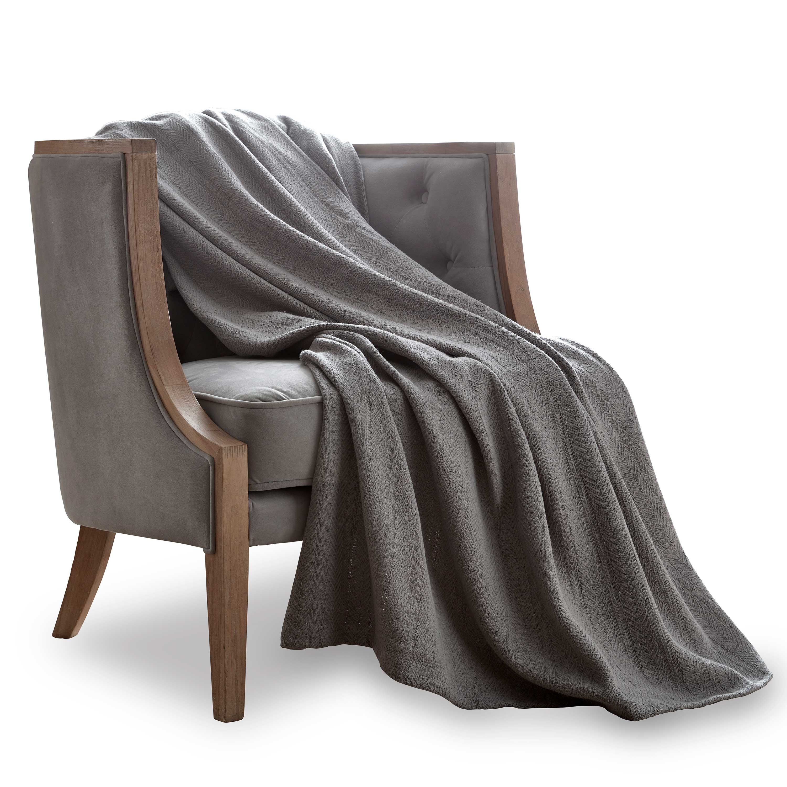 Luxurious King-Sized Chevron Cotton Blanket in Soft Gray