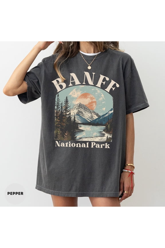 Banff National Park Vintage Canada Graphic T-Shirt Vacation Travel Gift Fullsize S-5XL Shirt