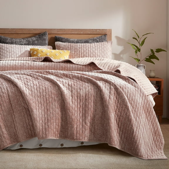 Velvet Quilt California King-118''x106'', Lightweight Dusty Pink Velvet Comforter Set with 2 Pillow Shams, Soft Oversized Cross Stitch Bedspread Coverlet Quilted Bedding Set for All Season