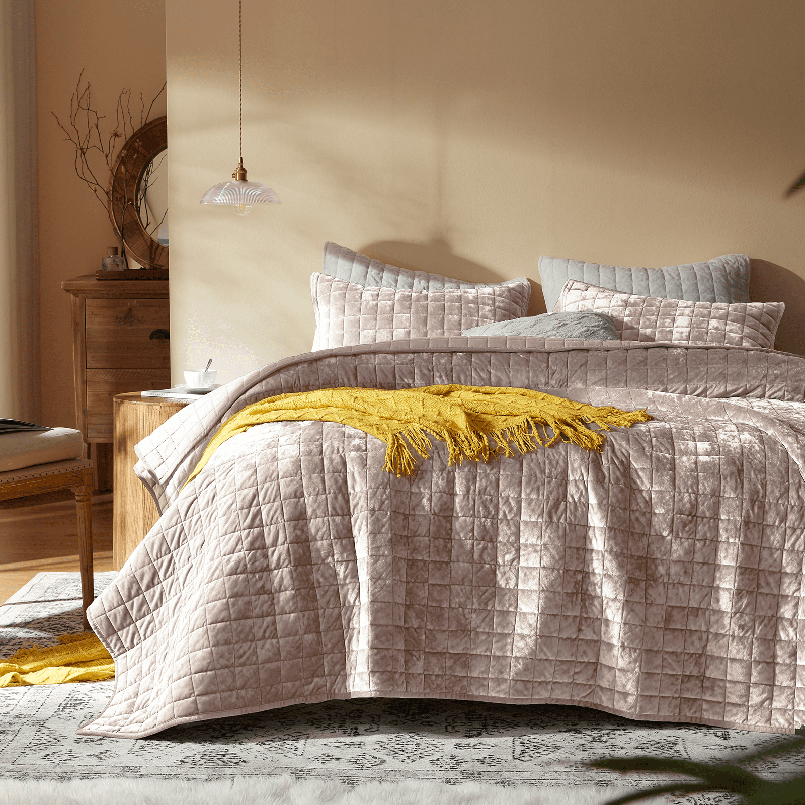 Velvet Quilt Full/Queen Size-90''x98'', Lightweight Dusty Pink Velvet Comforter Set with 2 Pillow Shams, Soft Bedspread Coverlet Quilted Bedding Set for All Season