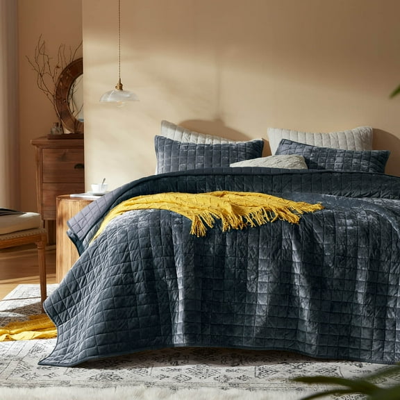 Velvet Quilt Full/Queen Size-90''x98'', Lightweight Navy Blue Velvet Comforter Set with 2 Pillow Shams, Soft Bedspread Coverlet Quilted Bedding Set for All Season