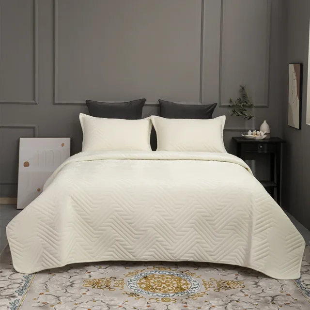 Velvet Quilted Bedspread on the Bed Quilting Mattress Topper Double